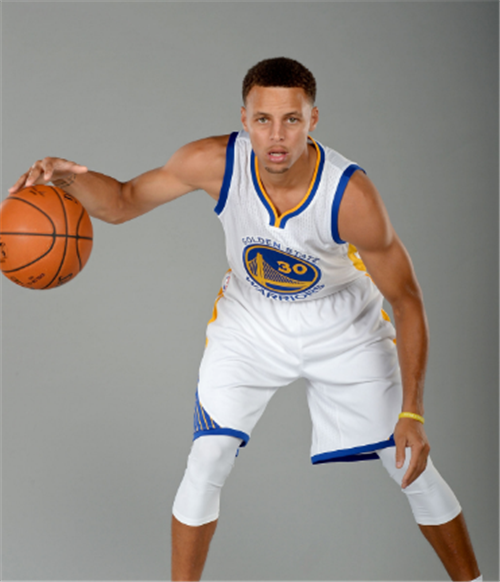 半场战报：汉堡0-1云达不莱梅，斯特奇破门