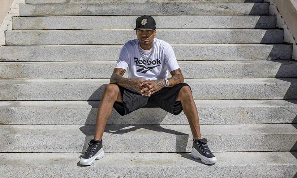 所以历史进球王是谁，都把非正式比赛统计进来了。李惠堂1860个，贝利1268个，罗马尼奥1000+个，罗哥925个，到底哪个才是国际足联承认的进球第一？