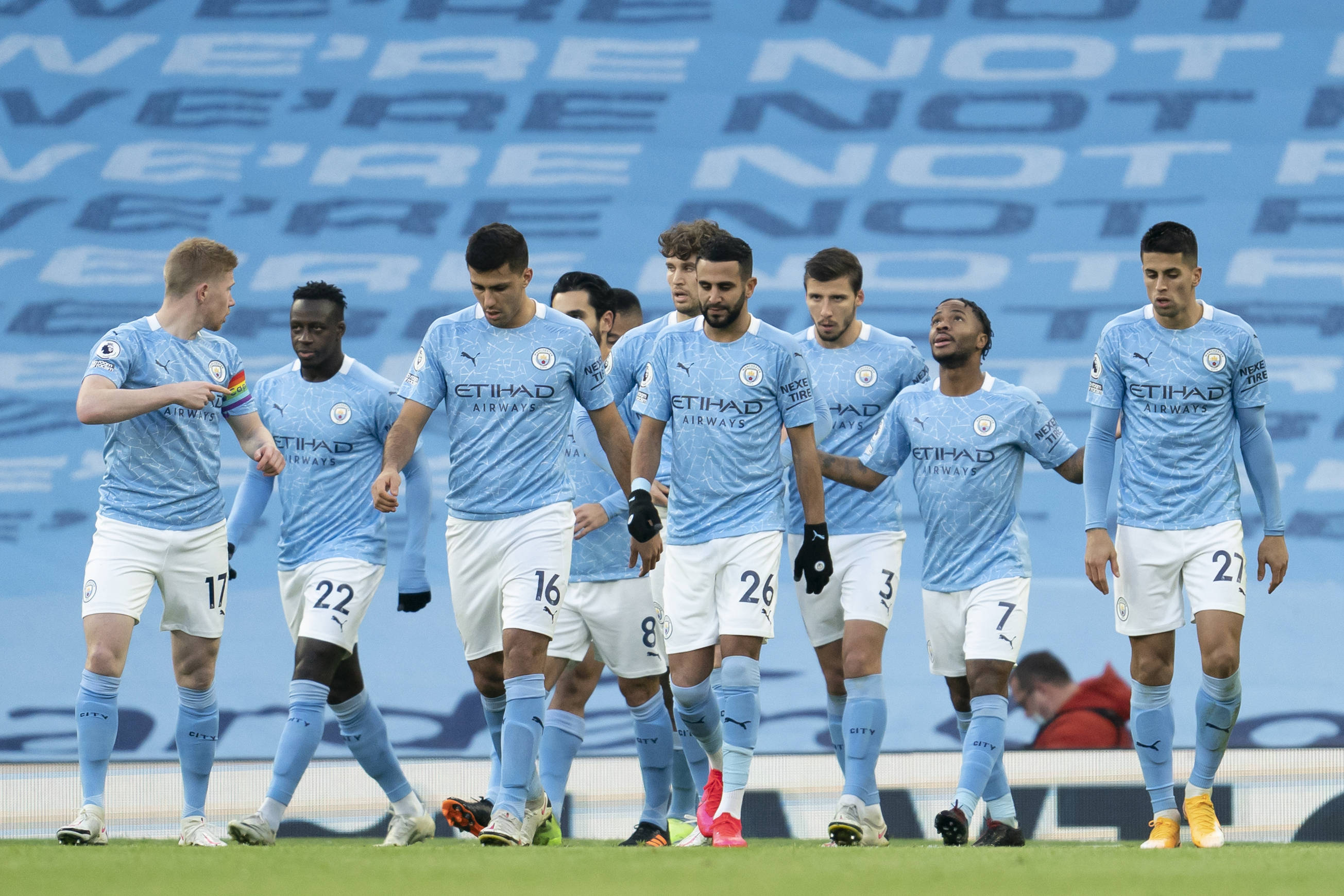 🚨 皇家马德里明天将不安排休息，球员们不会有假期。 全队将全力备战西班牙超级杯。 来源：REAL MADRID FANS