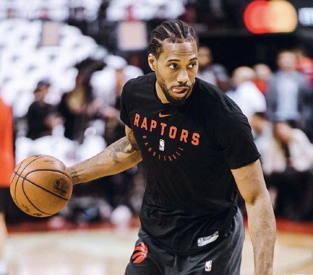 洛杉矶道奇队由于夺得双冠，洛杉矶市政府宣布 11 月 1 日为“道奇日”