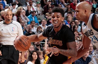 NBA新一期攻防效率图：雷霆&火箭净效率前二